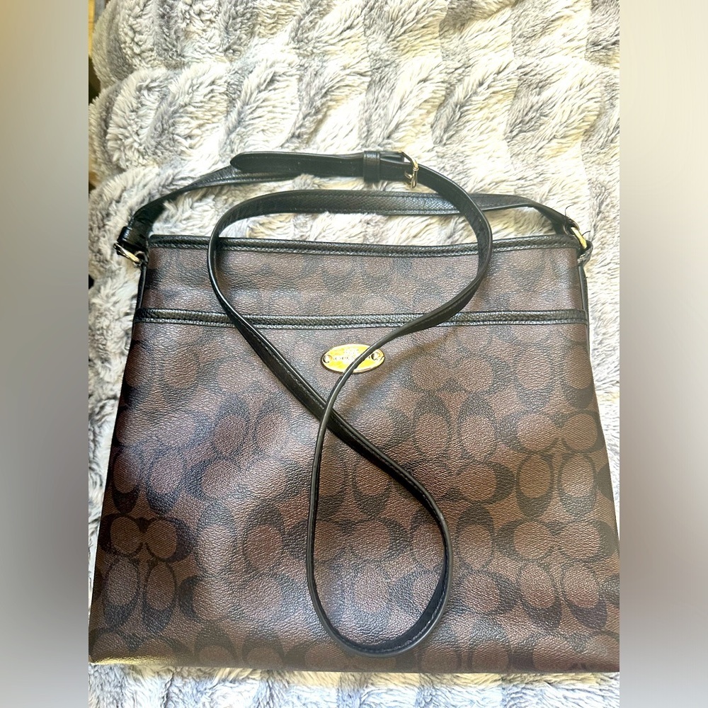 Authentic Coach Medium/Large Crossbody Blk & Brown